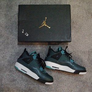 Air Jordan 4 Retro in Teal